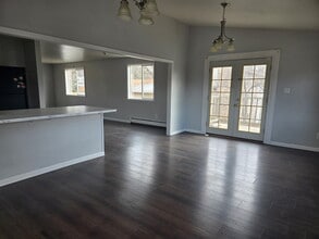 2221 Collyer St in Longmont, CO - Foto de edificio - Building Photo