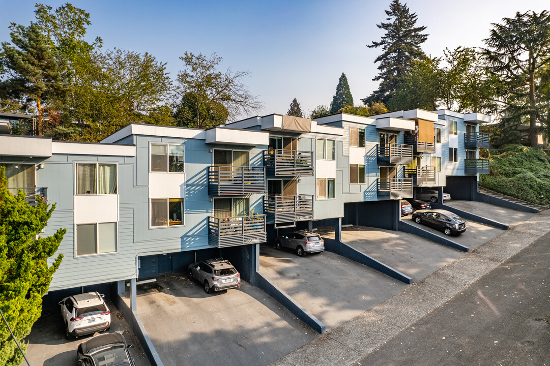 Hillside Terrace Condominiums in Portland, OR - Foto de edificio