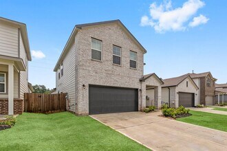 26006 Emory Holw Dr in Tomball, TX - Building Photo - Building Photo