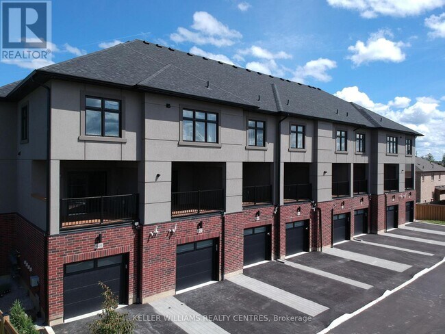 442 Veterans Dr in Barrie, ON - Building Photo - Building Photo