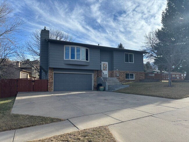 property at 2710 Harney Pl