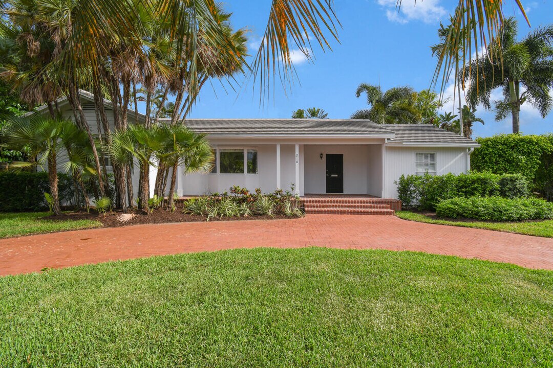 210 Miramar Way in West Palm Beach, FL - Building Photo