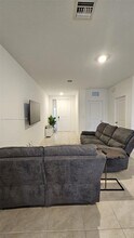 364 NW 8th Ct in Pompano Beach, FL - Building Photo - Building Photo