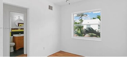 1536 Michigan Ave, Unit 1 in Miami Beach, FL - Foto de edificio - Building Photo