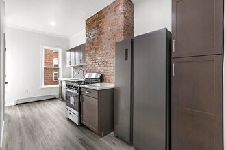 20 St Pauls Ave in Jersey City, NJ - Building Photo - Building Photo