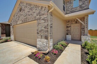 15216 Bullbrier Rd in Austin, TX - Building Photo - Building Photo