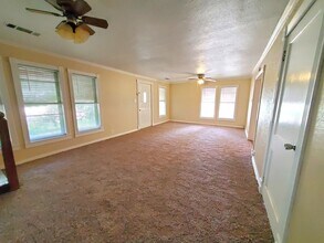 1605 Nall St in Port Neches, TX - Building Photo - Building Photo