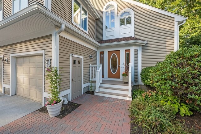 48 Pointe Rok Dr in Worcester, MA - Building Photo - Building Photo