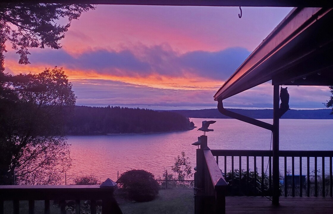 4913 149th Ave Ct SW in Longbranch, WA - Foto de edificio