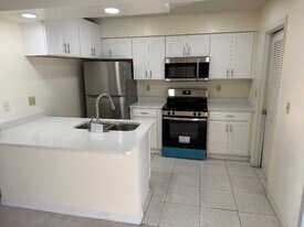 353 Dundee Dr in Poinciana, FL - Building Photo