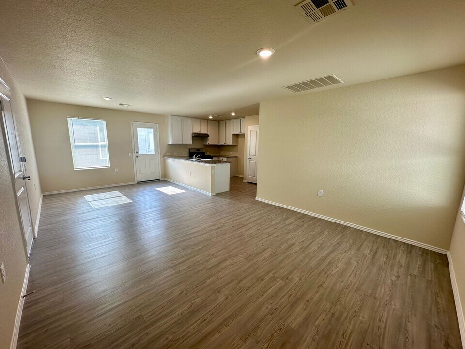 4539 Zoe Pass in San Antonio, TX - Building Photo