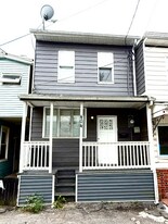 404 W Penn St in Shenandoah, PA - Building Photo