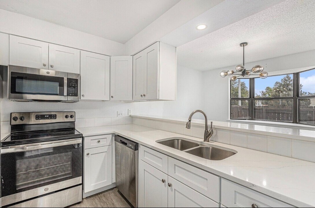 8156 Washington St in Denver, CO - Building Photo