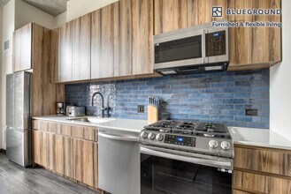 150 N Ashland Ave in Chicago, IL - Building Photo - Building Photo