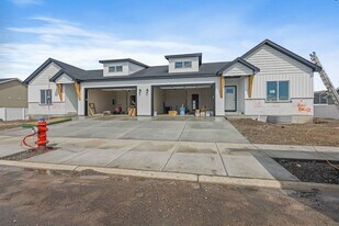 659 Idaho Ave in Sugar City, ID - Building Photo