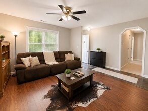 622 Wooddale Ct in Chesapeake, VA - Building Photo - Building Photo