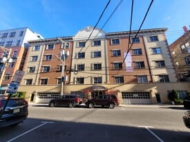 Solo at Hudson in West New York, NJ - Building Photo