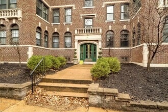 6330 S Rosebury Ave in Clayton, MO - Building Photo - Building Photo