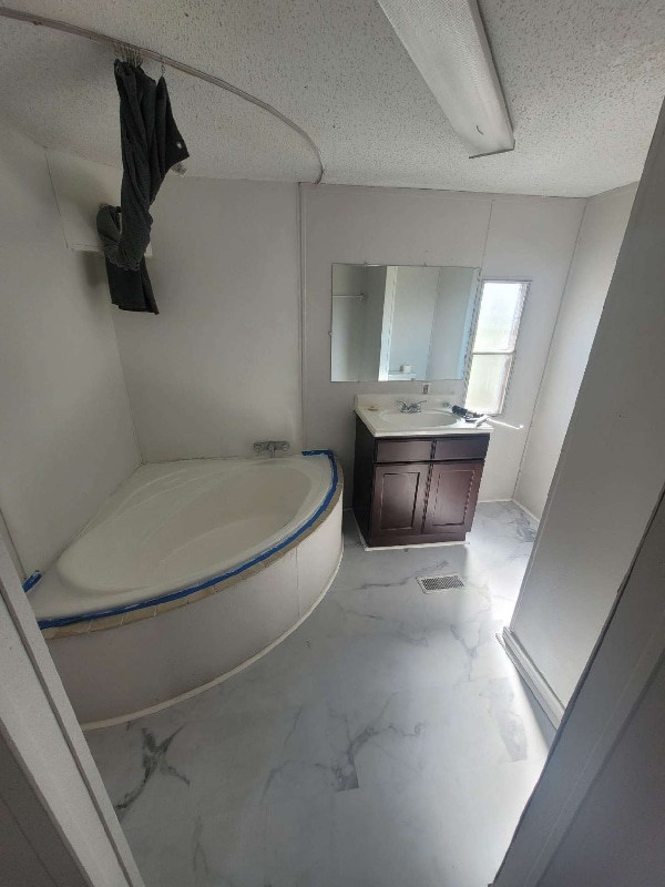 1716 E Market Ave in Searcy, AR - Foto de edificio - Building Photo