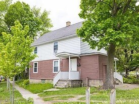 16 Cummings St in Rochester, NY - Building Photo