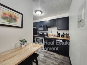 3007 W 33rd Ave in Anchorage, AK - Building Photo - Building Photo