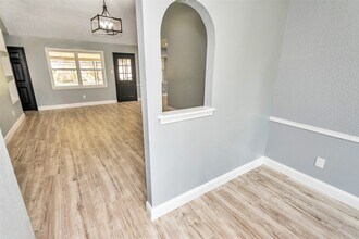 16223 Brinkwood Dr in Houston, TX - Building Photo - Building Photo