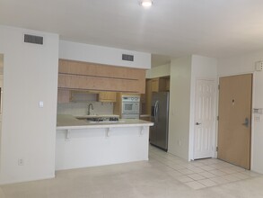 937 12th St, Unit 104 in Santa Monica, CA - Building Photo - Building Photo