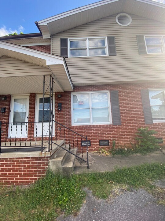 1531 Woodland Ave in Kingsport, TN - Foto de edificio