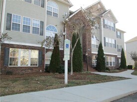 1620 Cherry Blossom Ln in Winston-Salem, NC - Building Photo