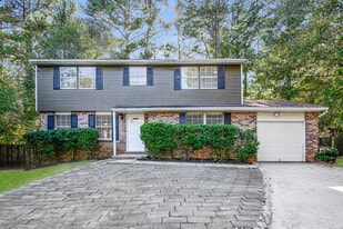 2595 Old S Ct in Jonesboro, GA - Building Photo