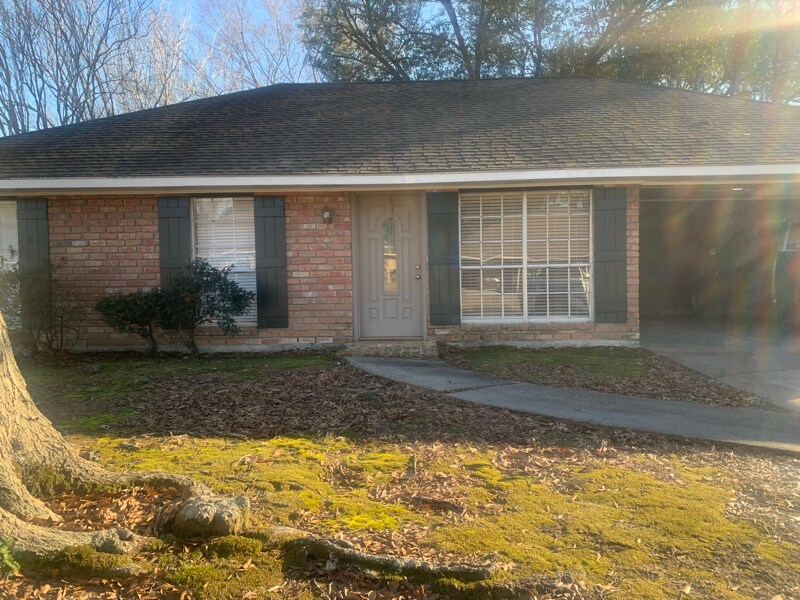 16912 Dahlgren Ave in Baton Rouge, LA - Building Photo