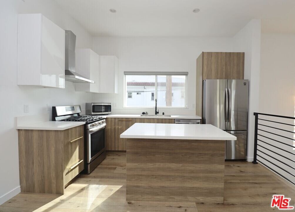 4601 Pickford St in Los Angeles, CA - Building Photo