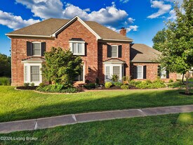 711 Bedfordshire Rd in Louisville, KY - Building Photo