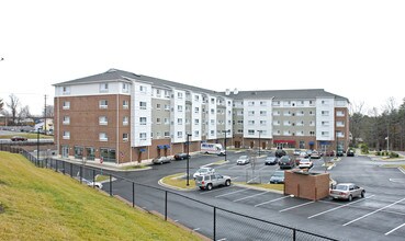 Patuxent Square Apartments in Laurel, MD - Foto de edificio - Building Photo