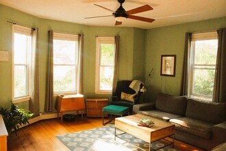 13 Oakdale St, Unit 1 in Boston, MA - Building Photo - Building Photo