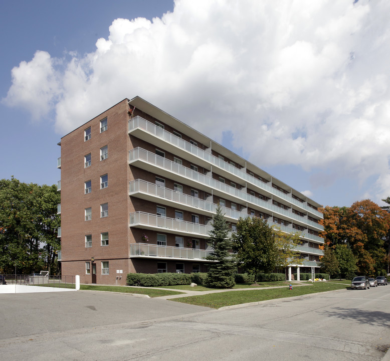 Riverview Court Apartments in Halton Hills, ON - Building Photo