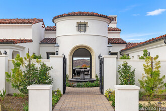8128 Run of the Knolls in San Diego, CA - Building Photo - Building Photo