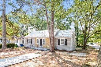 718 Pegg Rd SW in Atlanta, GA - Building Photo - Building Photo