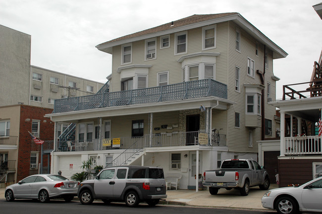 110 S Little Rock Ave in Ventnor City, NJ - Building Photo - Building Photo