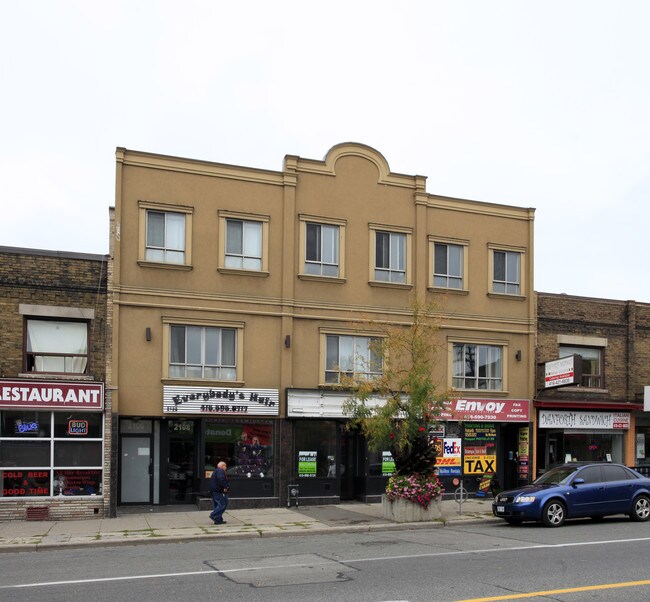 2106-2112 Danforth Ave in Toronto, ON - Building Photo - Building Photo