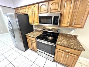 4037 Eastridge Dr in Valrico, FL - Building Photo - Building Photo