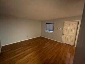 500 Lake Marina Ave, Unit 209 in New Orleans, LA - Building Photo - Building Photo