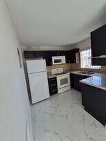 3198 49th Ln S in Lake Worth Beach, FL - Building Photo