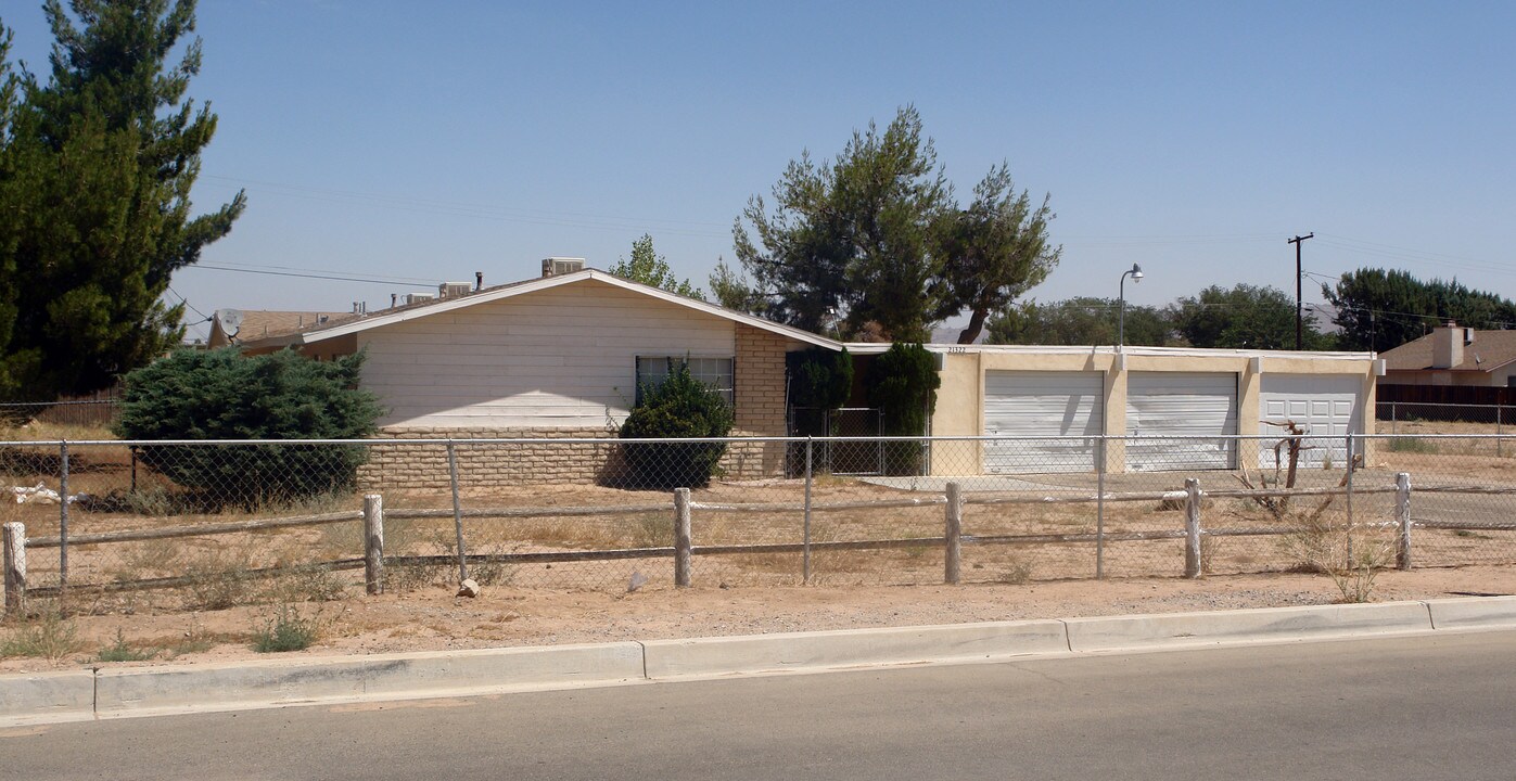 21322 Powhattan Rd in Apple Valley, CA - Building Photo