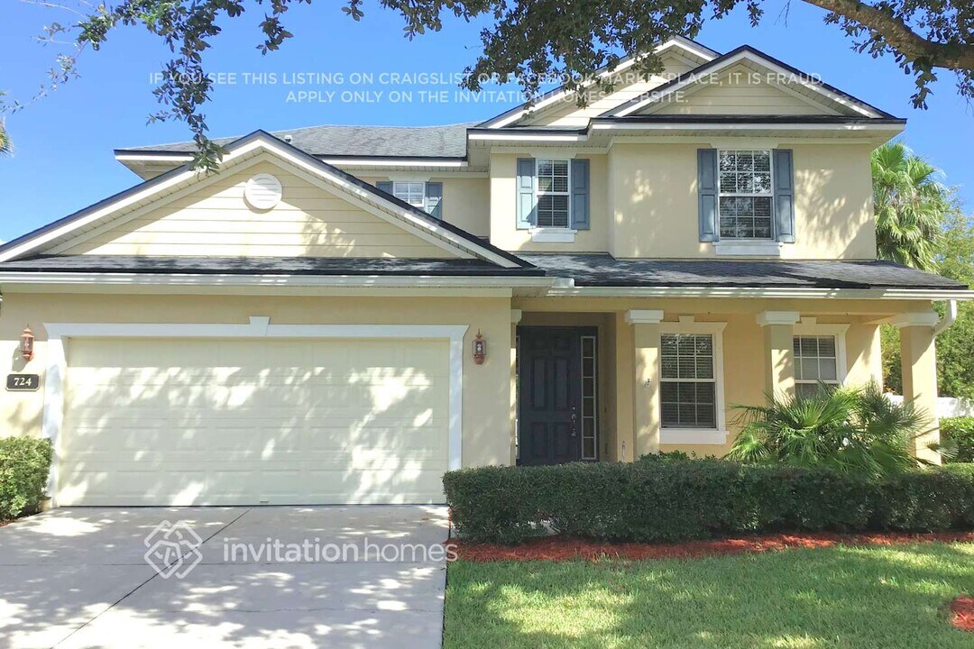 724 Wooded Hamlet Ct in St. Augustine, FL - Foto de edificio