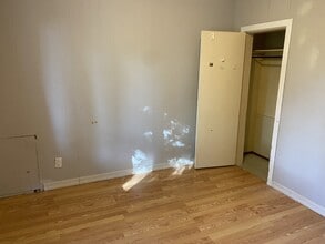 1023 Dufferin Crescent in Nanaimo, BC - Building Photo - Building Photo