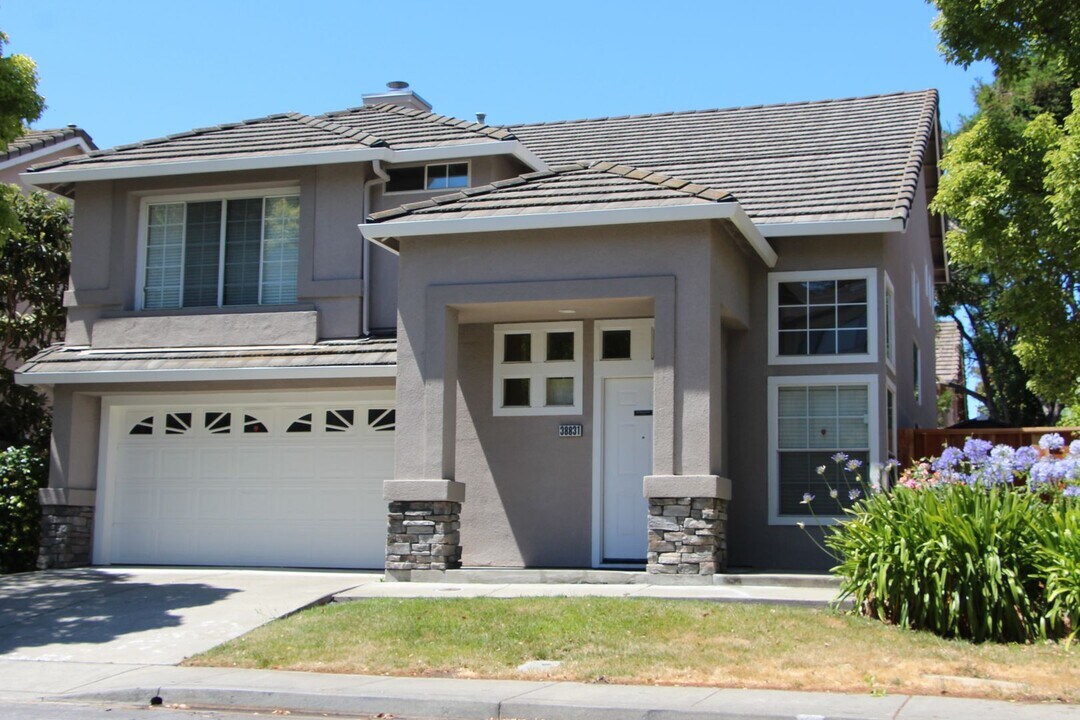38831 Tyson Ln in Fremont, CA - Building Photo