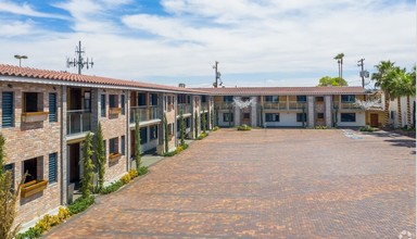 The BLVD Apartments in Las Vegas, NV - Building Photo - Building Photo