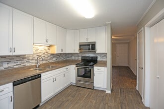 Salem Ridge in Winston-Salem, NC - Building Photo - Building Photo