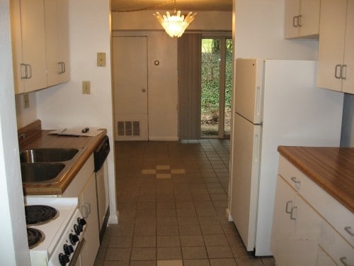 The Bristol in Pittsburgh, PA - Building Photo - Interior Photo